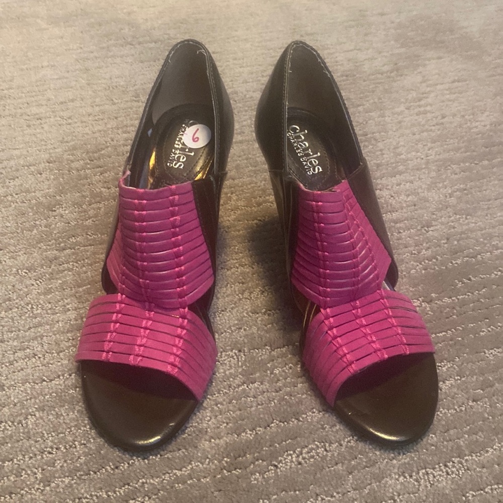 Hot Charles David heels. Size 6 but more like 6.5